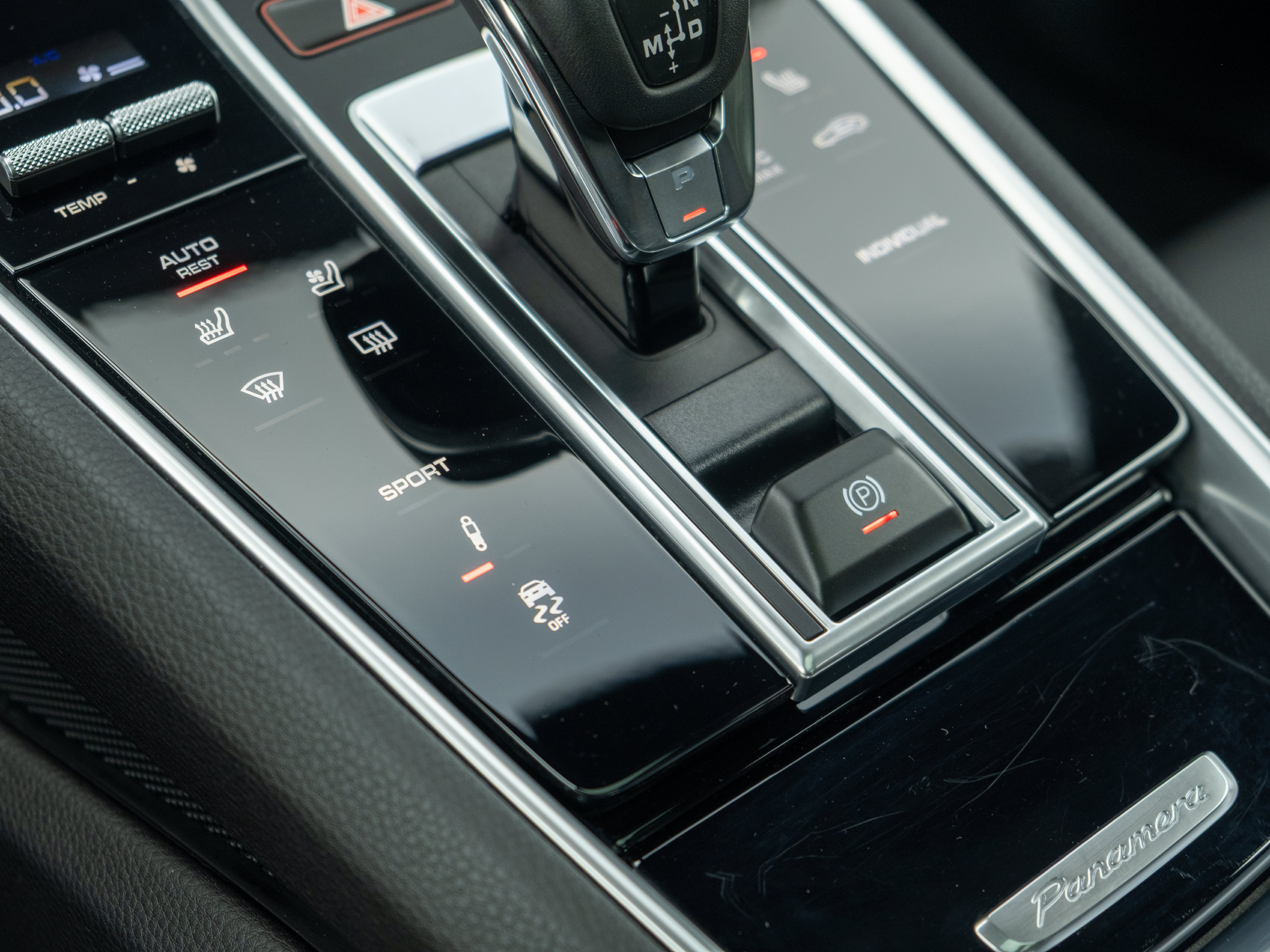 Certified 2023 Porsche Panamera 4 Platinum Edition AWD/4WD image 36