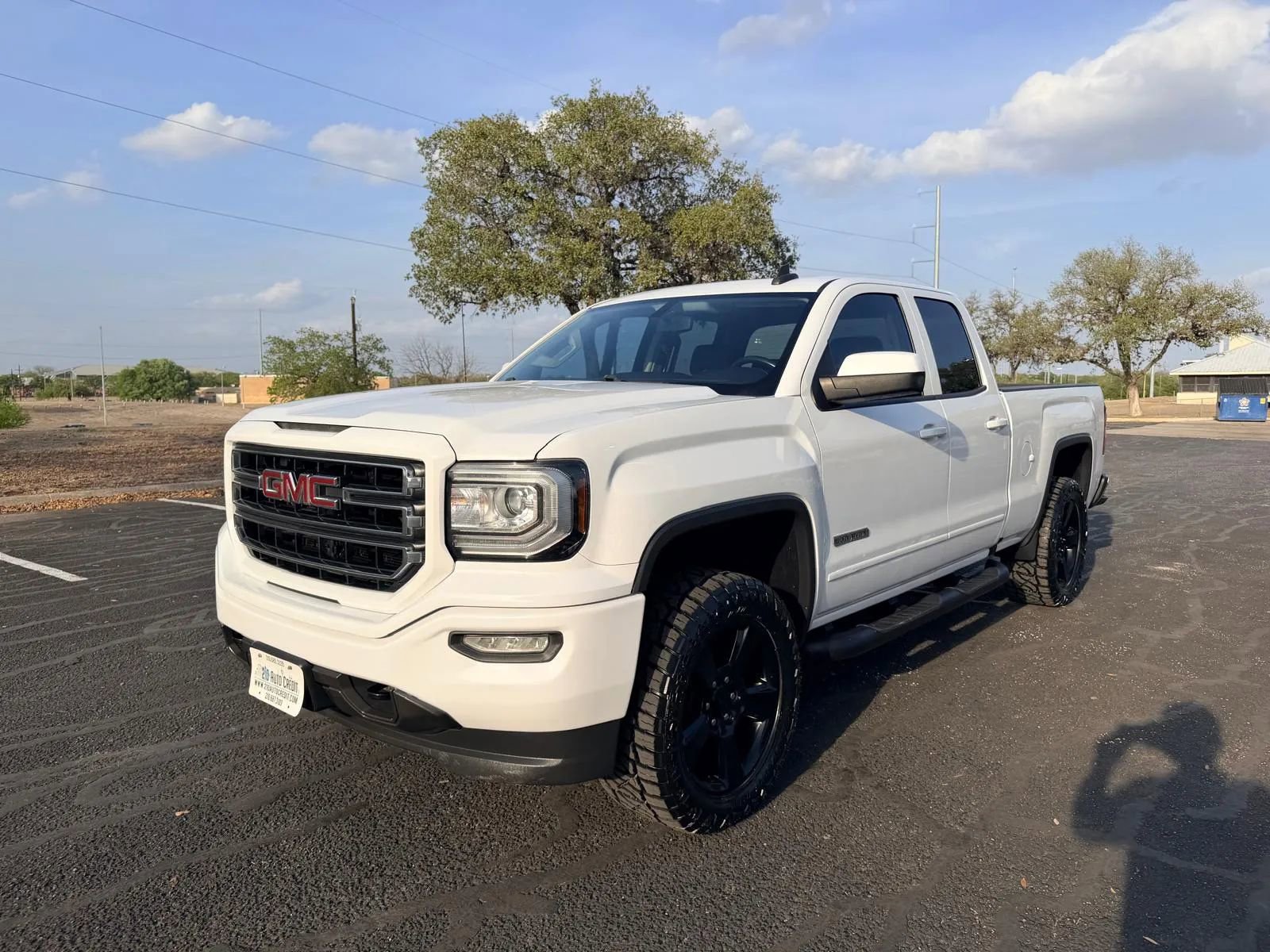 Used 2017 GMC Sierra 1500 SLE w/ SLE Value Package RWD image 3