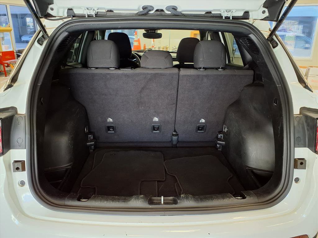 Used 2023 Jeep Compass Sport image 16