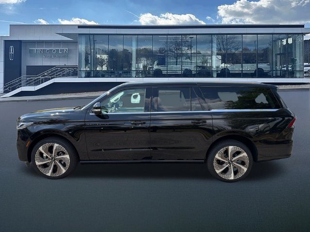 New 2027 Lincoln Navigator L Black Label AWD/4WD image 4
