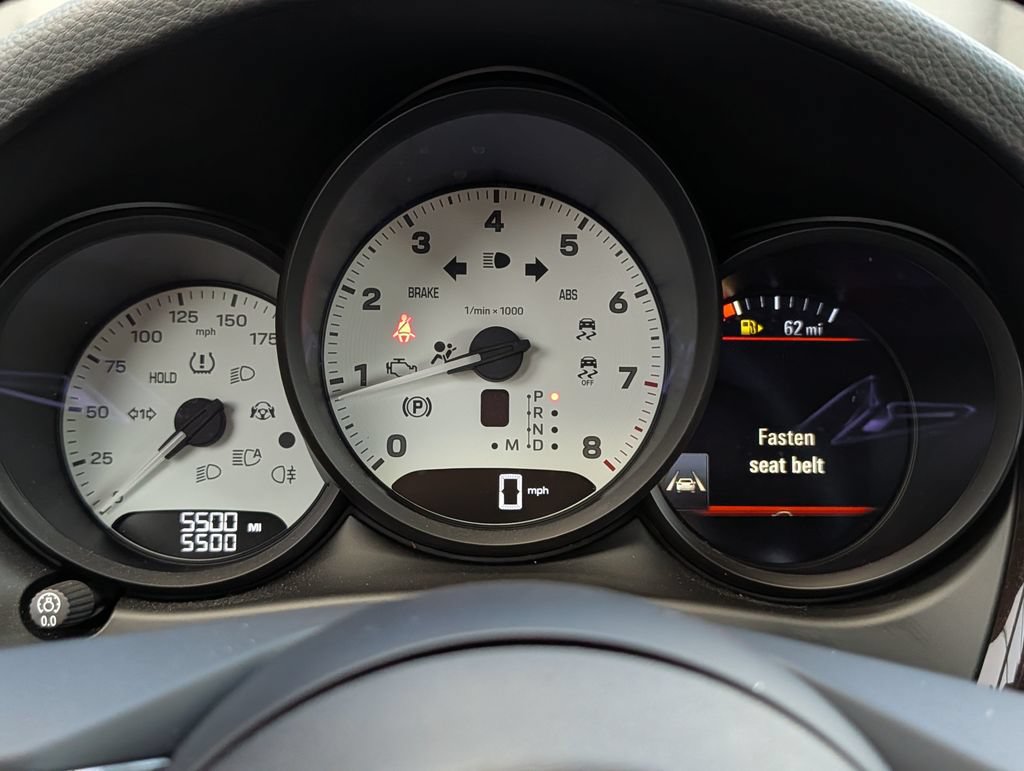 Certified 2025 Porsche Macan AWD/4WD image 19