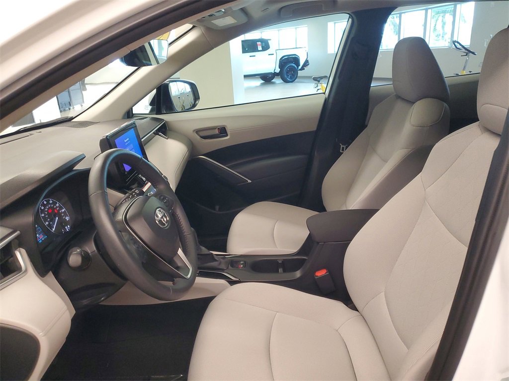 Used 2024 Toyota Corolla Cross LE w/ Moonroof Package image 14