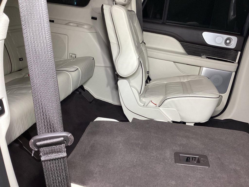 Used 2023 Lincoln Navigator Black Label AWD/4WD image 6