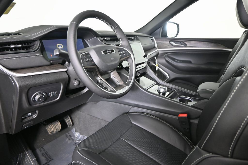 New 2026 Jeep Grand Cherokee L Limited AWD/4WD image 24