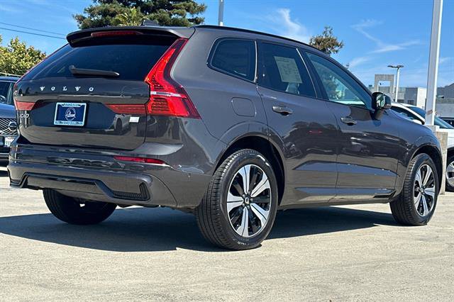 Certified 2024 Volvo XC60 T8 Plus AWD/4WD image 3