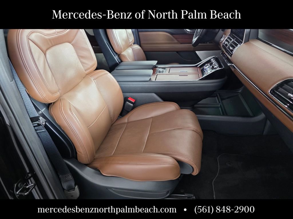 Used 2023 Lincoln Navigator Reserve image 31