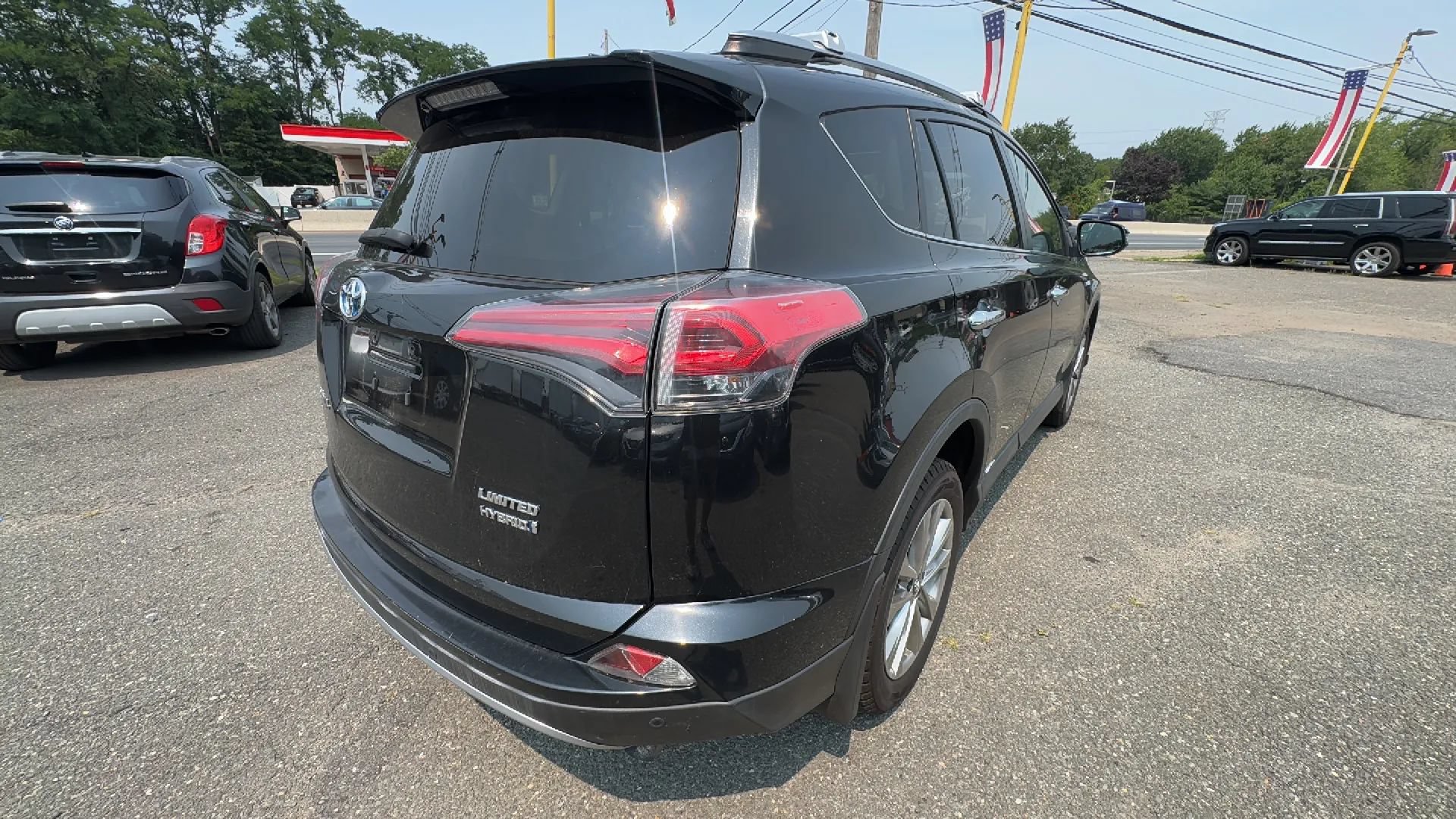 Used 2018 Toyota RAV4 Limited AWD/4WD image 5
