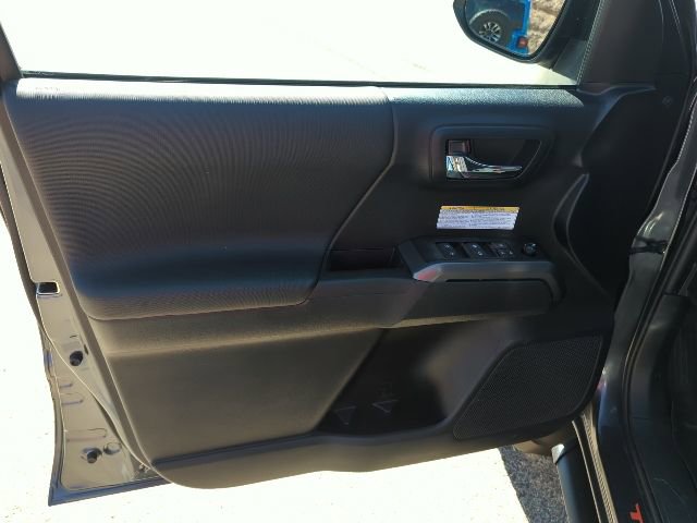 Used 2020 Toyota Tacoma TRD Off-Road image 16