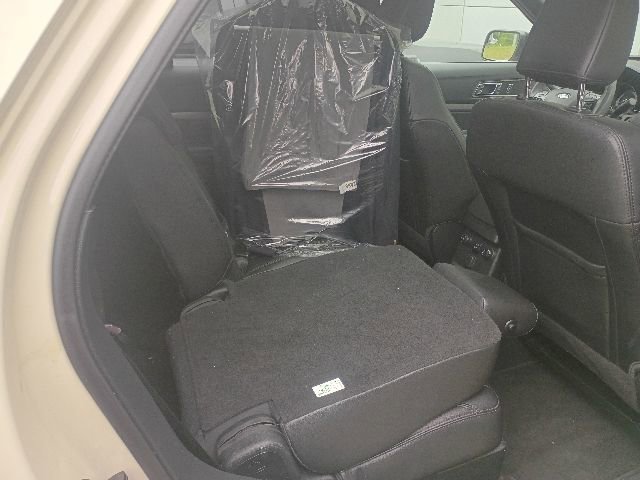 Used 2018 Ford Explorer XLT w/ Equipment Group 202A FWD image 10