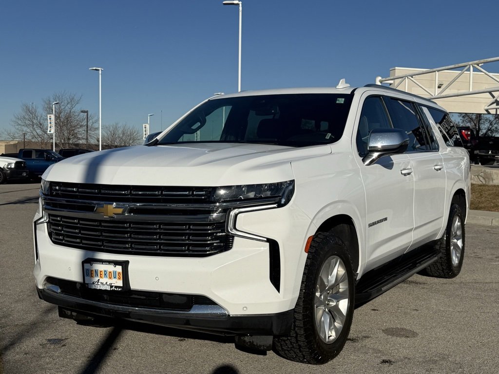 Used 2023 Chevrolet Suburban Premier image 3