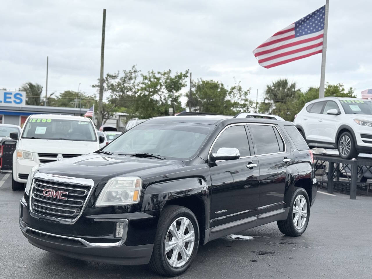Used 2017 GMC Terrain SLT w/ Driver Alert Package I FWD image 2