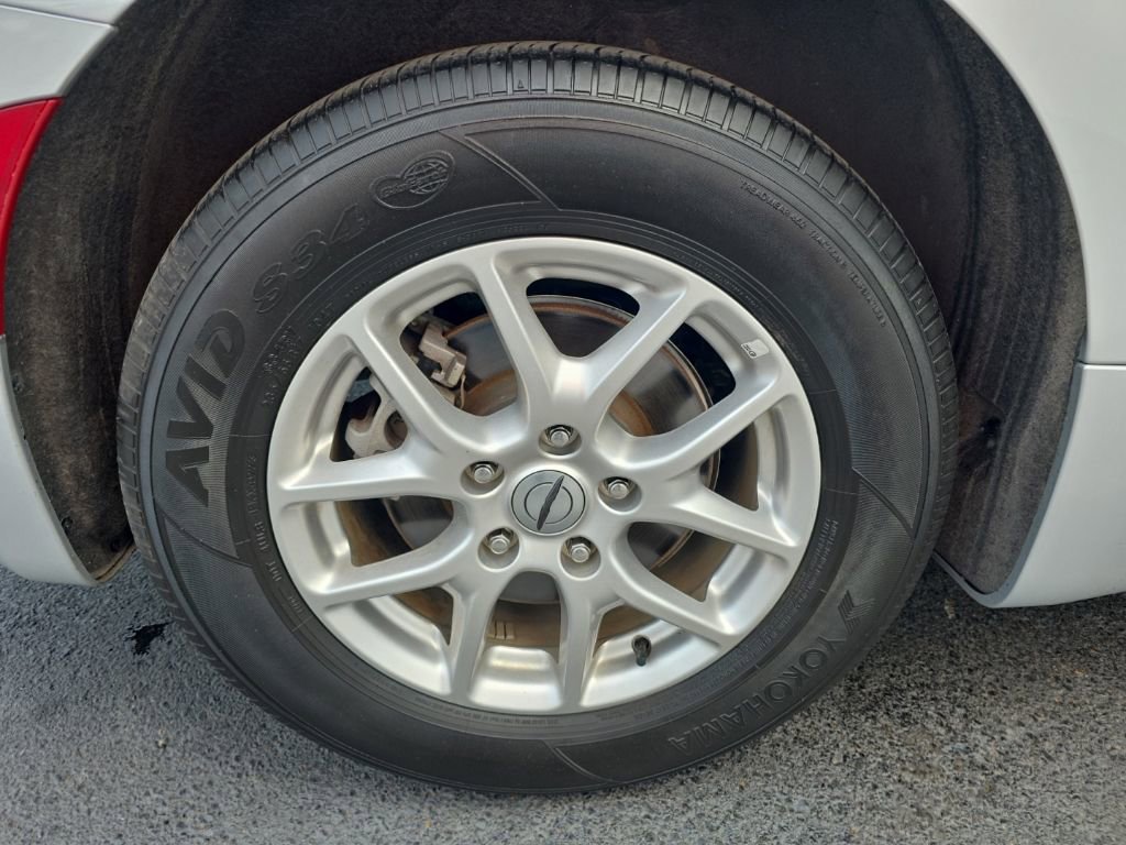 Used 2024 Chrysler Pacifica Touring-L FWD image 5