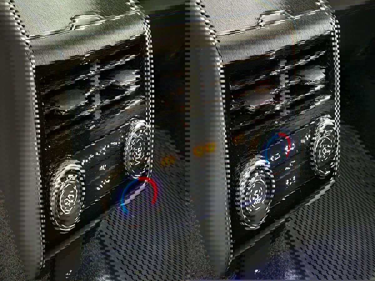 Used 2024 Land Rover Range Rover Long Wheelbase Autobiography image 52