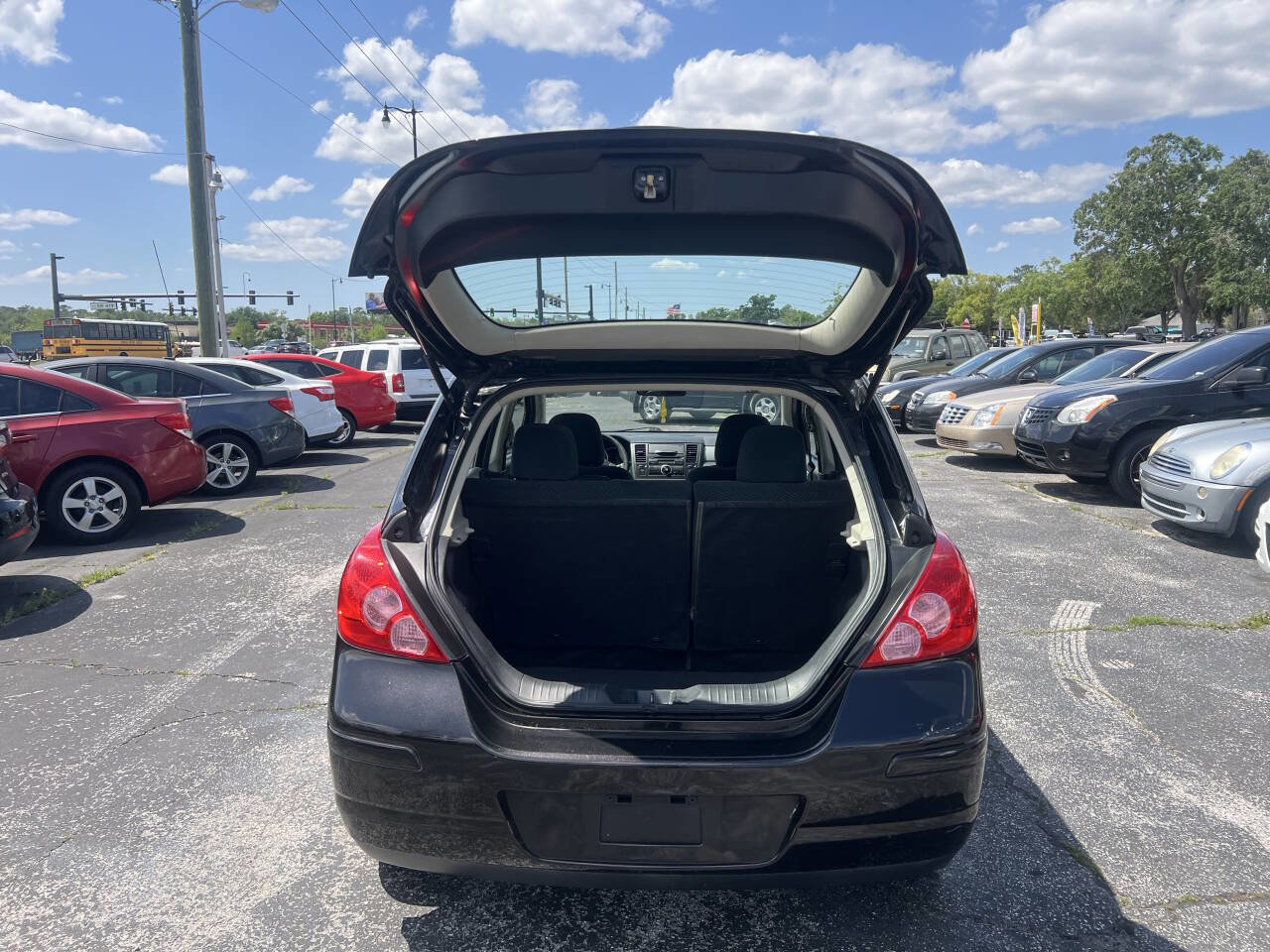 Used 2011 Nissan Versa 1.8 S image 11