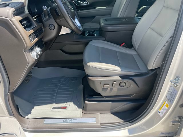 Used 2022 GMC Yukon XL SLT w/ SLT Luxury Package RWD image 9