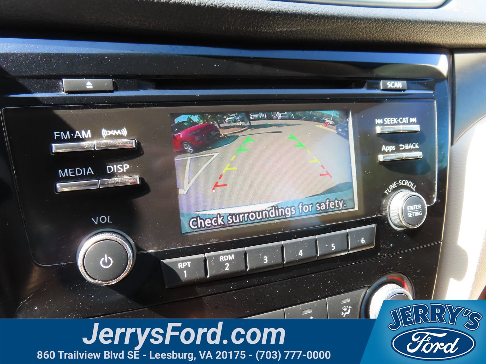 Used 2015 Nissan Rogue S AWD/4WD image 23