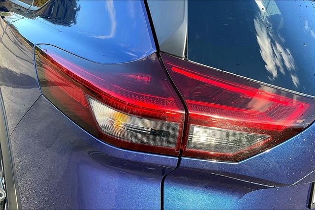 Used 2023 Nissan Rogue SV image 22