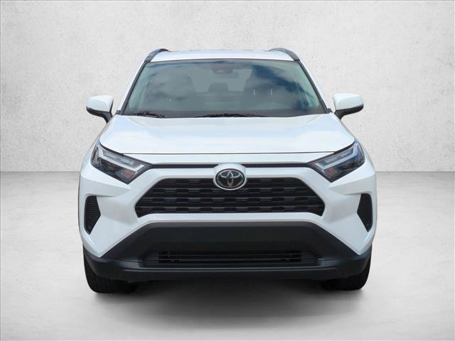 Used 2025 Toyota RAV4 XLE AWD/4WD image 2