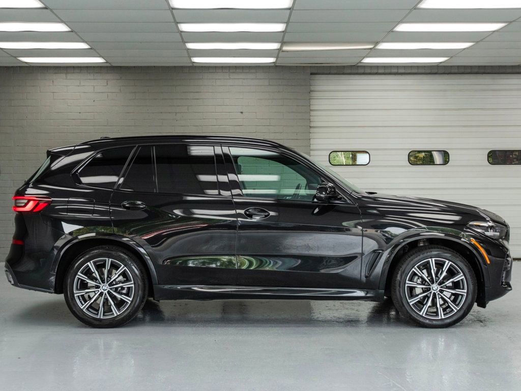Used 2023 BMW X5 xDrive40i w/ M Sport Package image 3