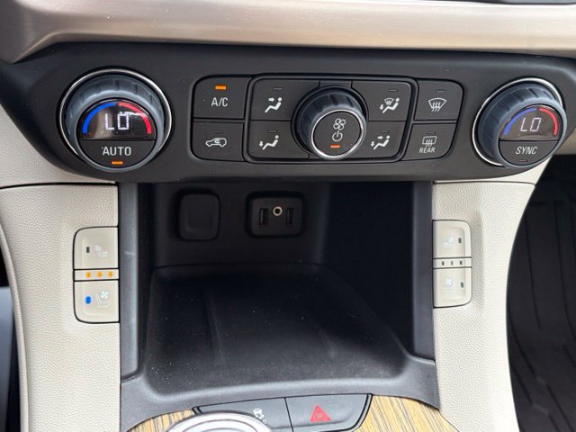 Used 2019 GMC Acadia Denali w/ Technology Package AWD/4WD image 23