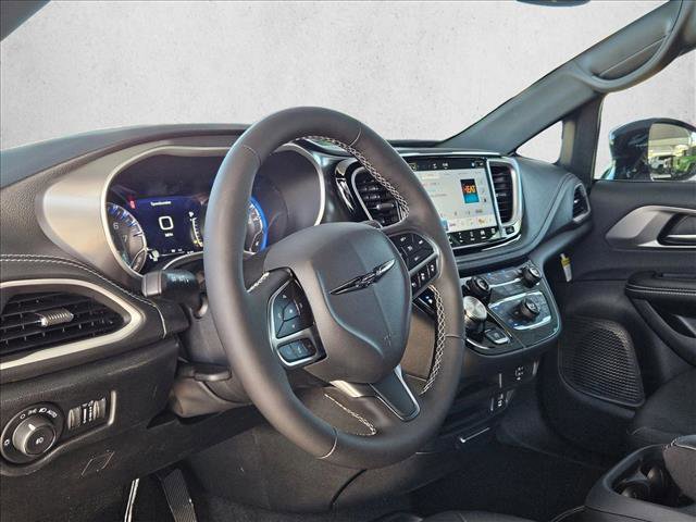 New 2026 Chrysler Pacifica Select FWD video 3