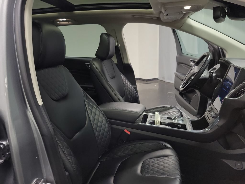 Used 2023 Ford Edge Titanium AWD/4WD image 21