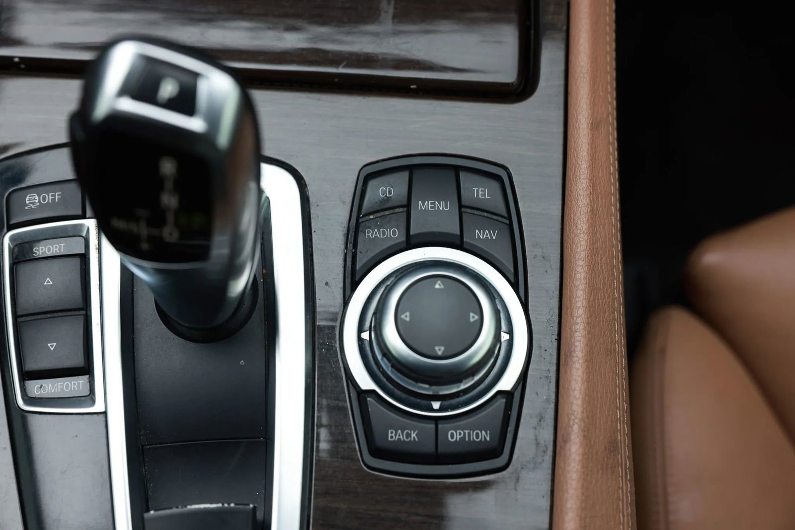 Used 2011 BMW 740i image 39