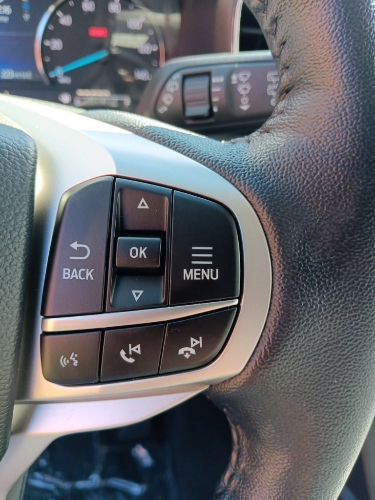 Used 2022 Ford Explorer XLT w/ Equipment Group 202A image 13