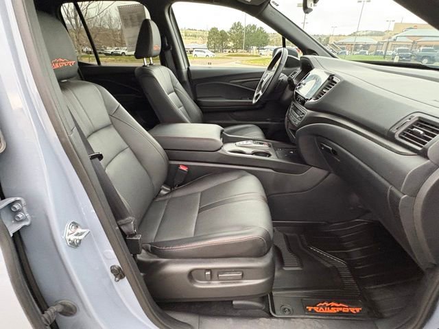 Used 2025 Honda Ridgeline TrailSport image 32
