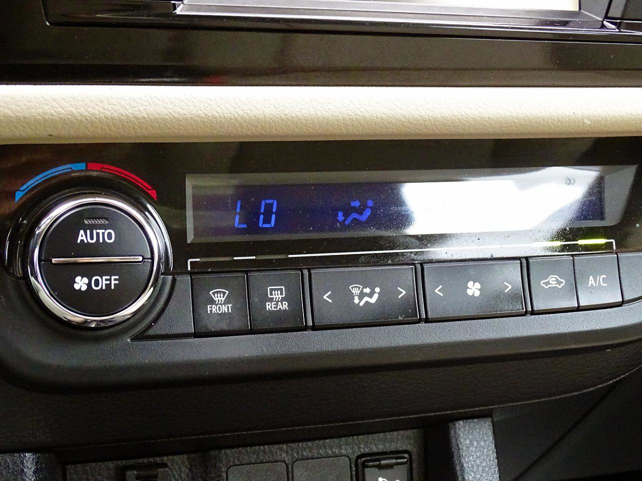 Used 2014 Toyota Corolla LE FWD image 43