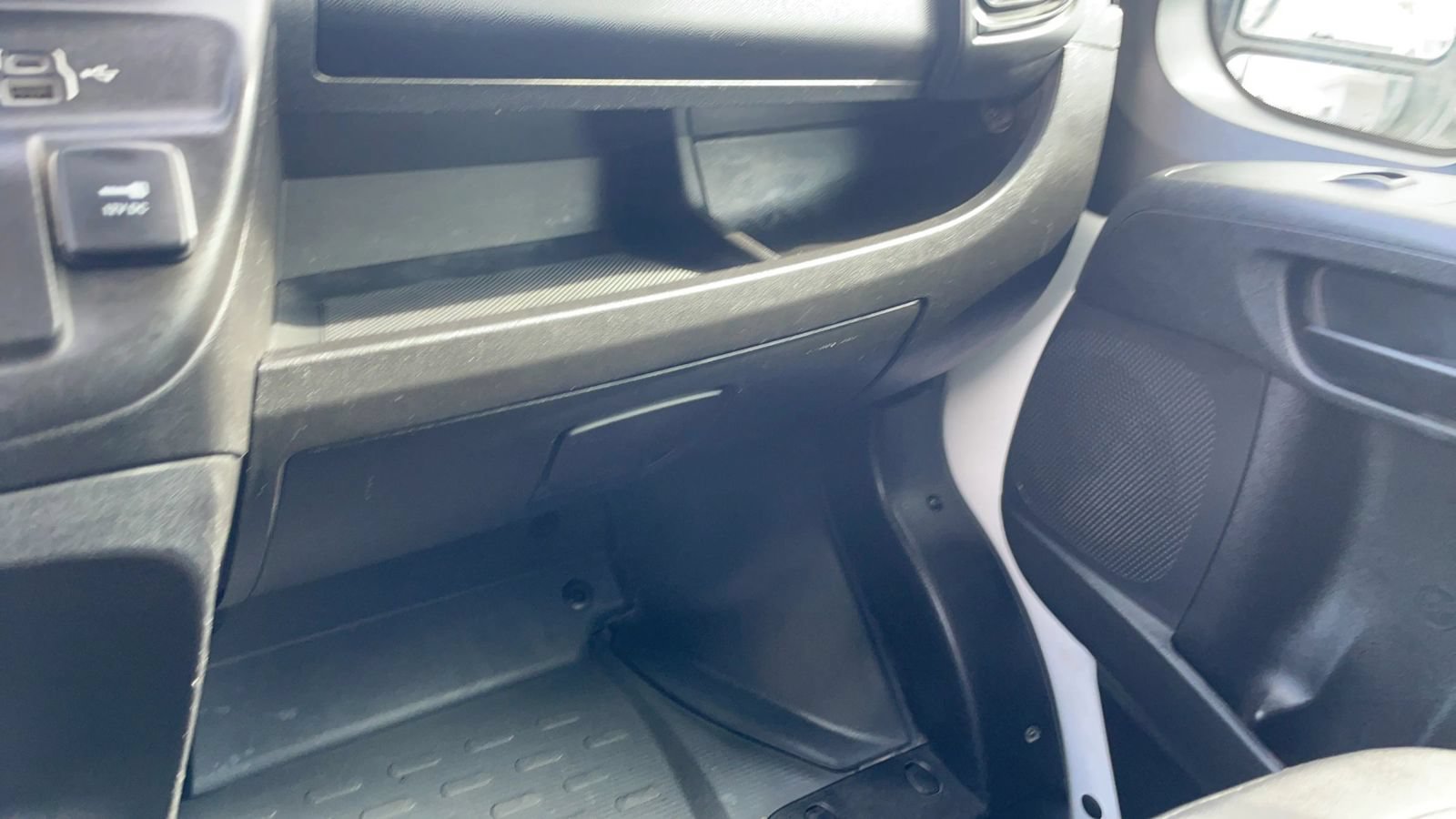 Used 2025 RAM ProMaster 3500 w/ Convenience Group FWD image 17