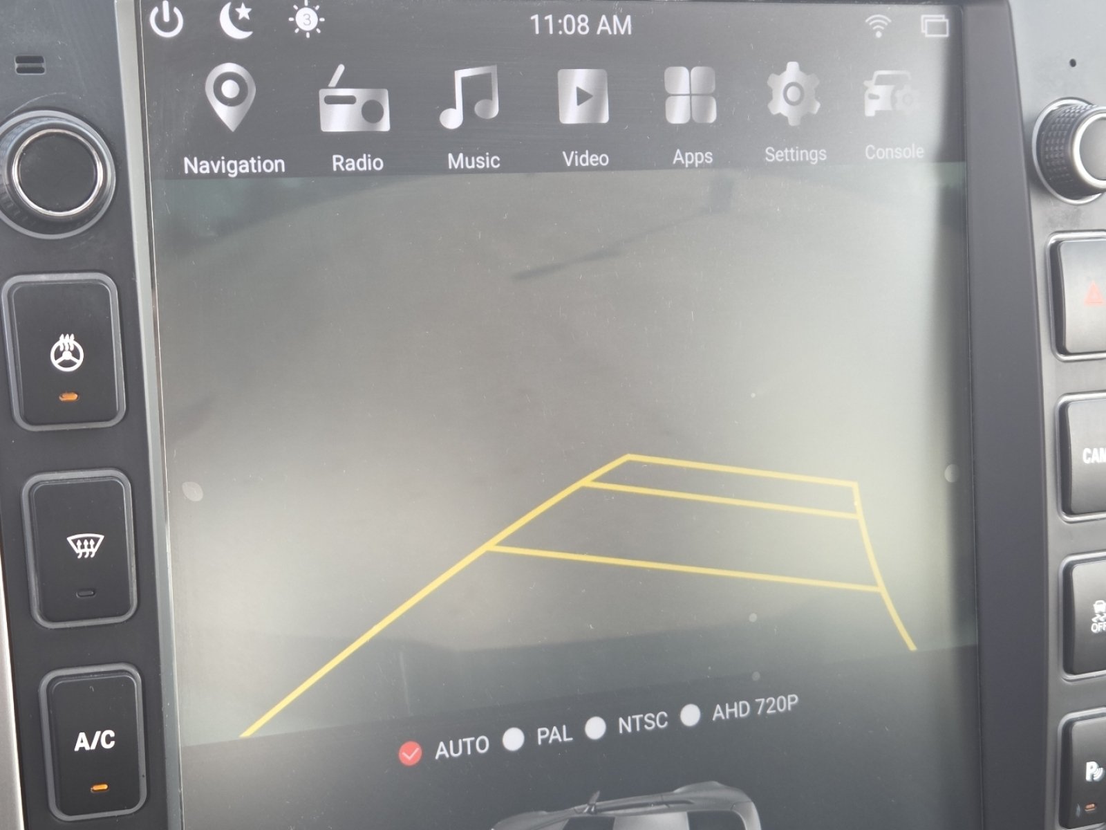 Used 2017 Nissan Titan SV AWD/4WD image 7