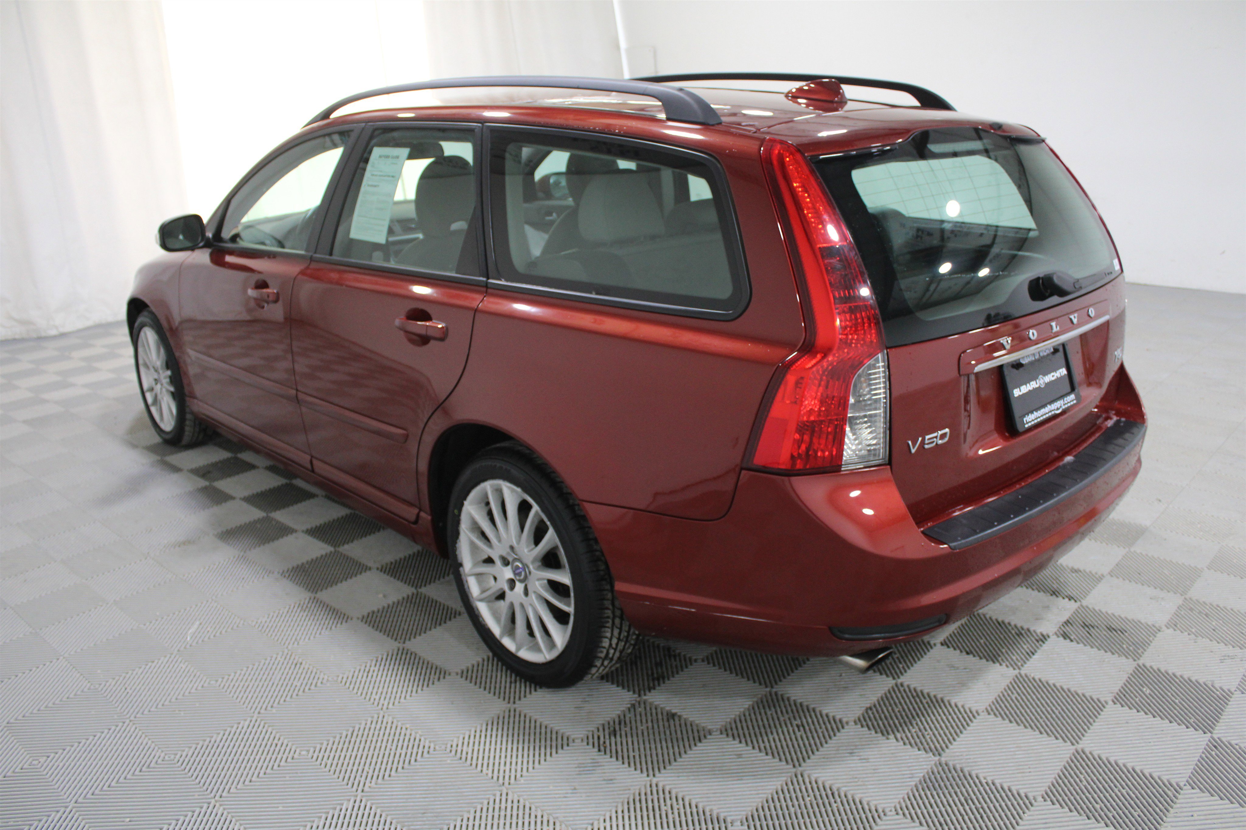 Used 2011 Volvo V50 T5 image 26