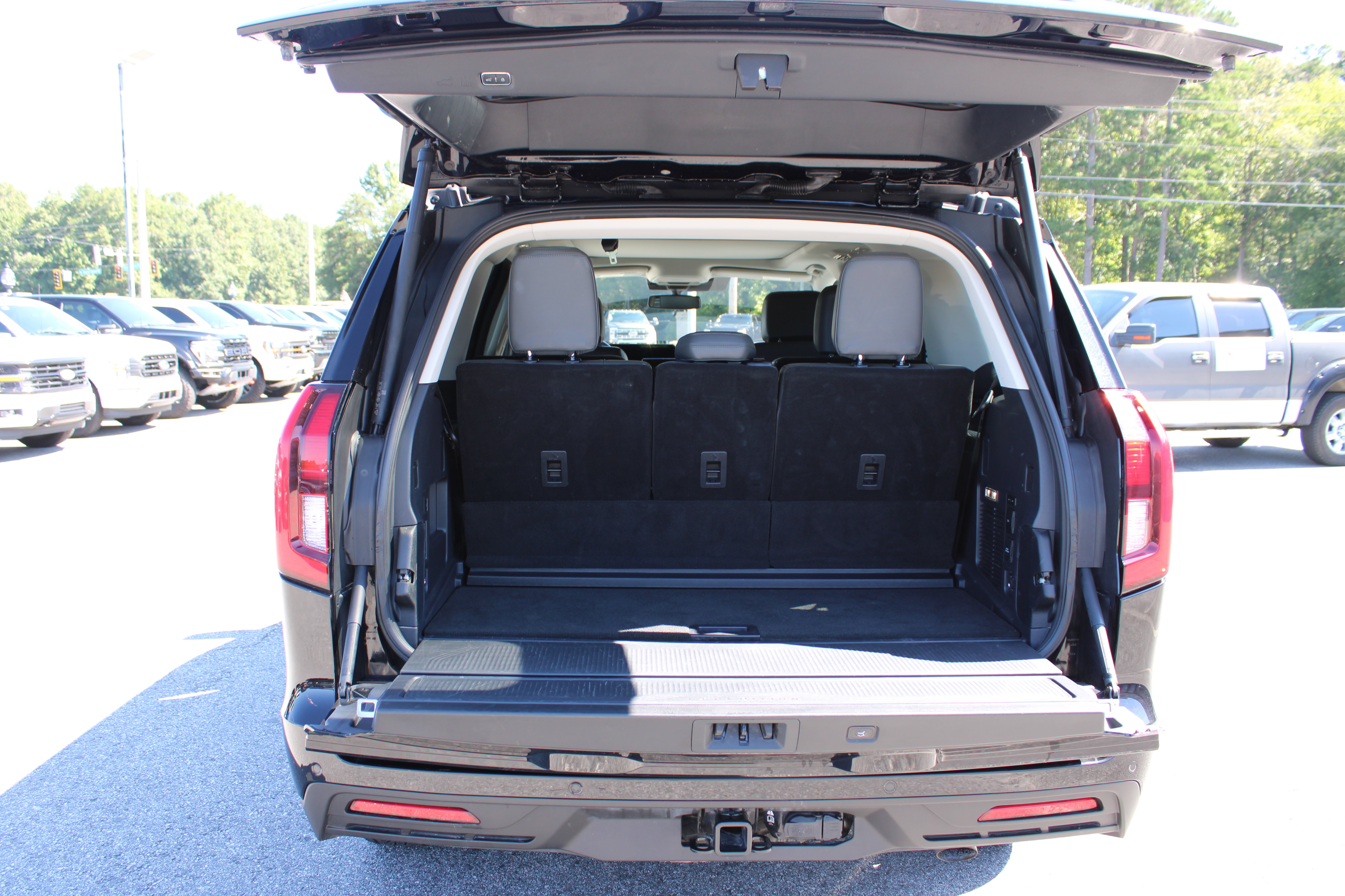 Used 2025 Ford Expedition Active AWD/4WD image 13