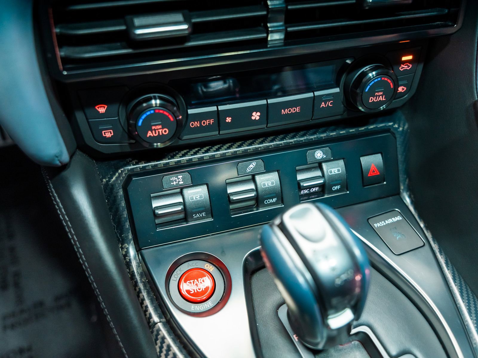 Used 2020 Nissan GT-R Premium image 54