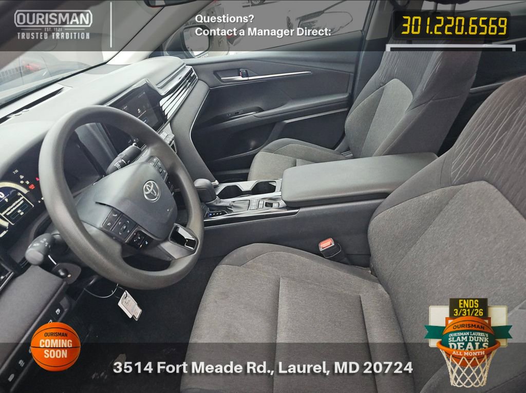 Used 2025 Toyota Camry LE image 6