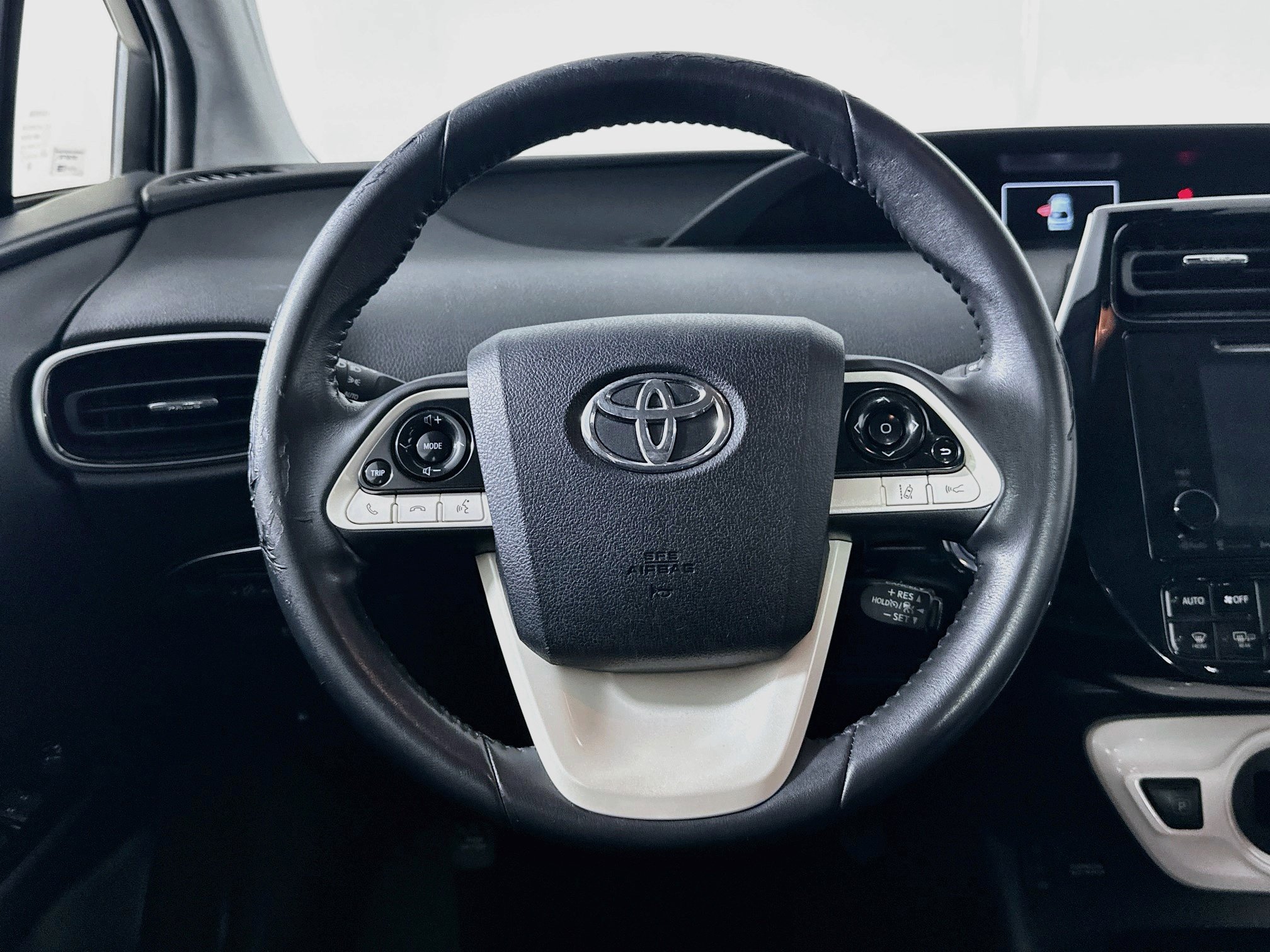 Used 2017 Toyota Prius Four FWD image 18