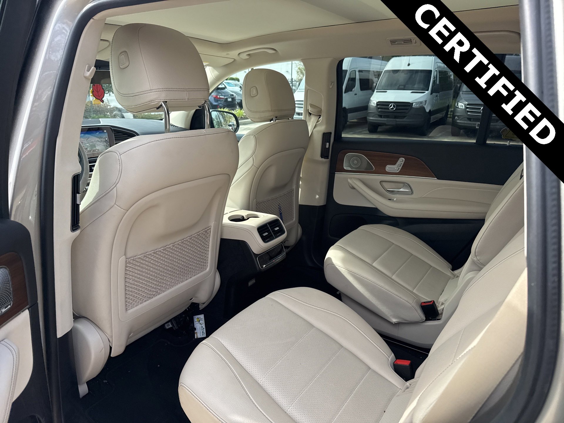 Used 2023 Mercedes-Benz GLS 450 4MATIC image 10