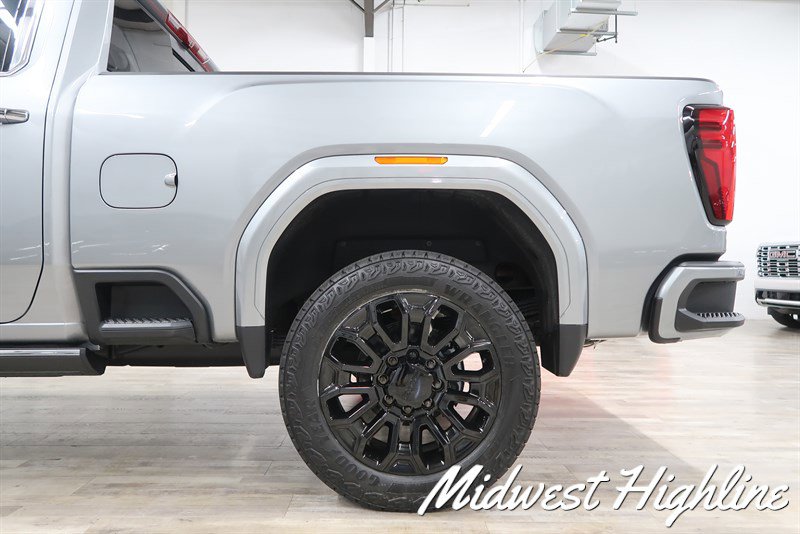 Used 2025 GMC Sierra 2500 Denali w/ Denali Reserve Package AWD/4WD image 14