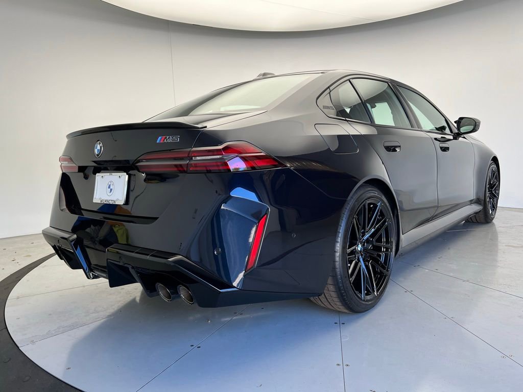 New 2026 BMW M5 w/ Carbon Package image 3