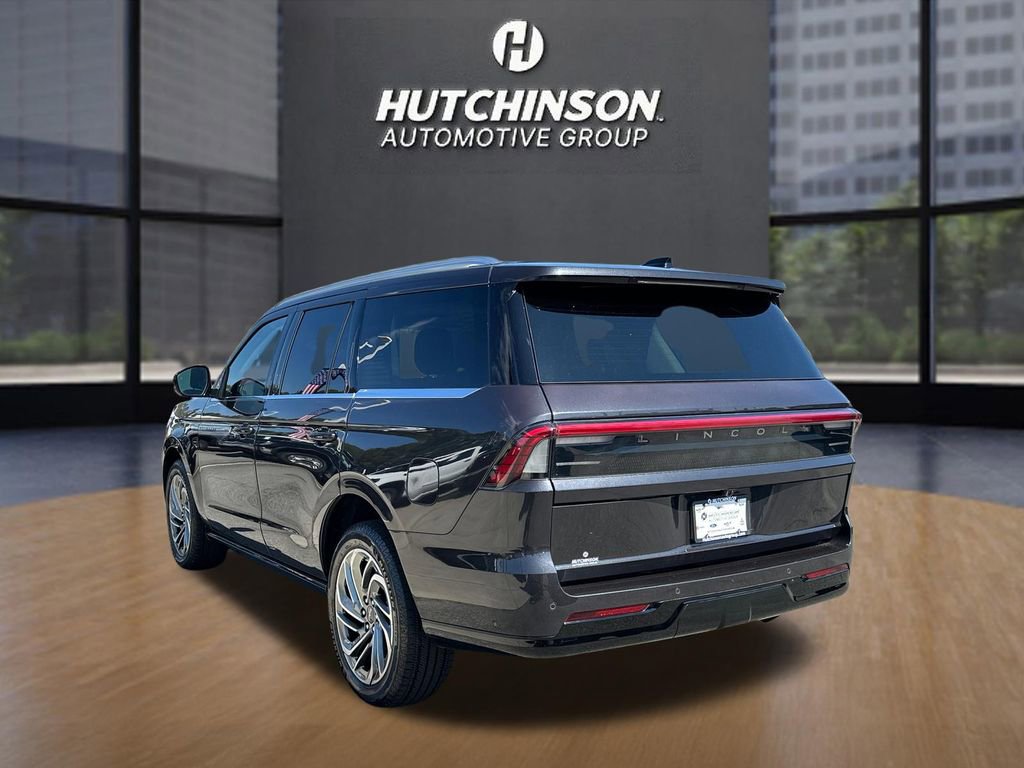 Used 2025 Lincoln Navigator Reserve image 5