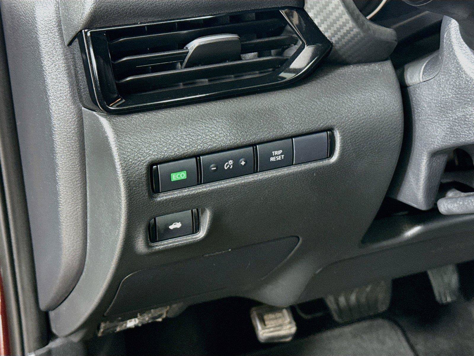 Used 2024 Nissan Sentra SV FWD image 14