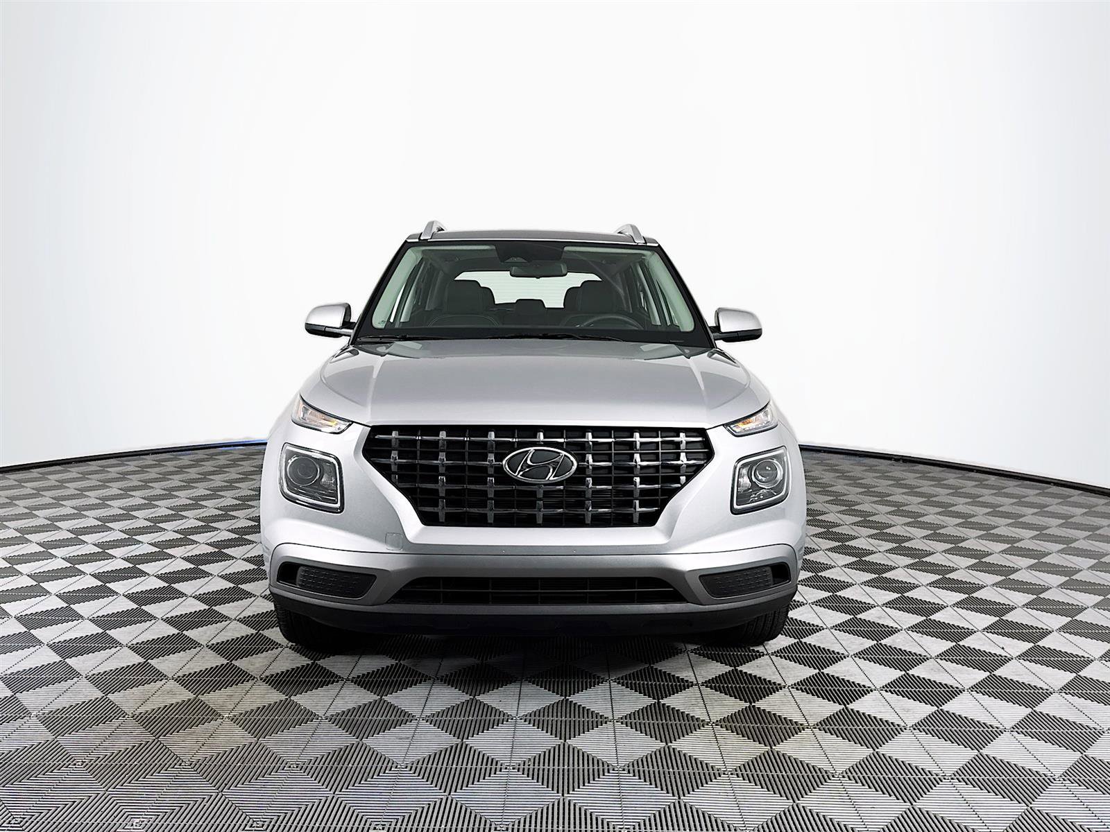 New 2025 Hyundai Venue SEL image 2