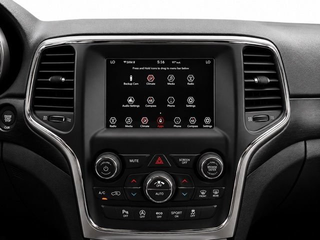 Used 2018 Jeep Grand Cherokee Laredo AWD/4WD image 29