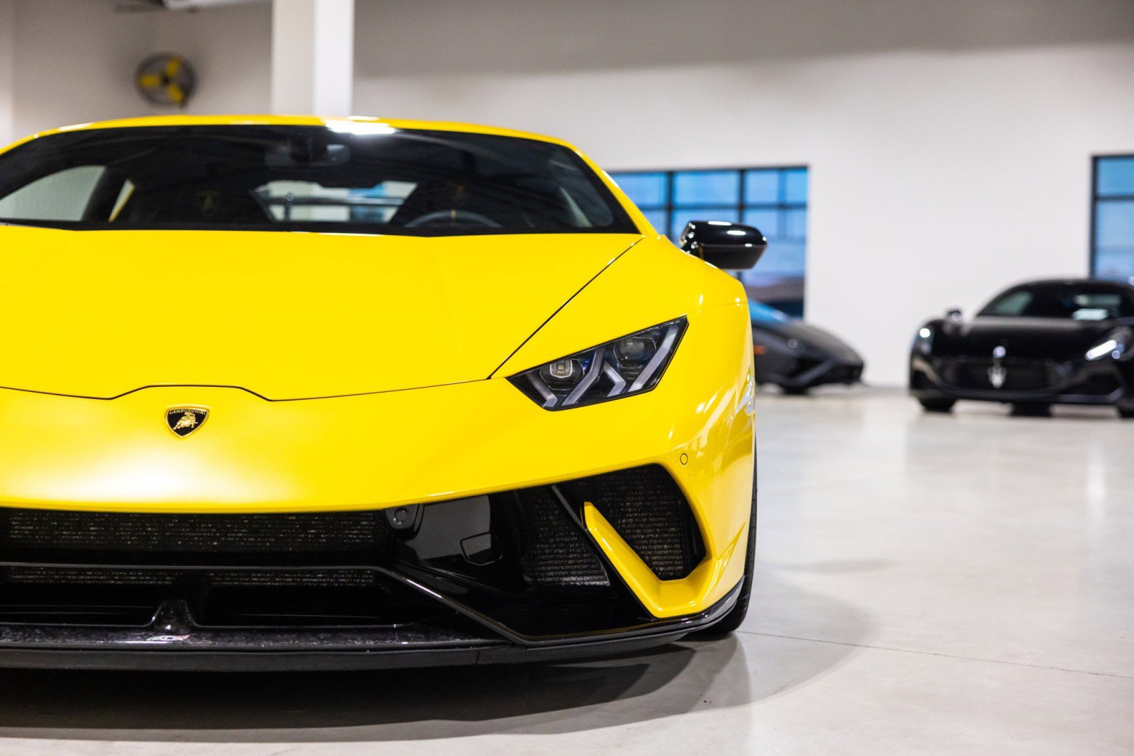 Used 2018 Lamborghini Huracan Performante AWD/4WD image 24
