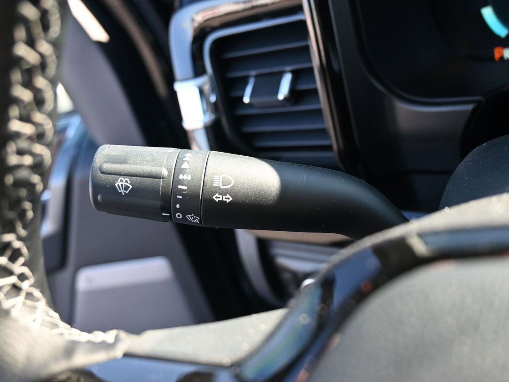 New 2026 Ford F250 Lariat w/ Black Appearance Package image 18