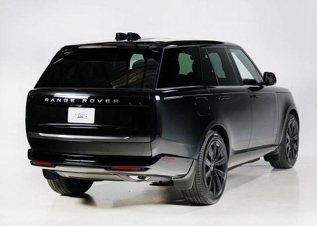 New 2025 Land Rover Range Rover SE image 2