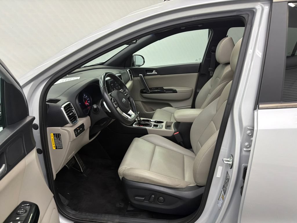 Used 2022 Kia Sportage Nightfall Edition w/ Nightfall Fwd Premium Package image 9