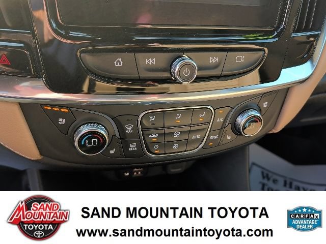 Used 2022 Chevrolet Traverse Premier FWD image 22