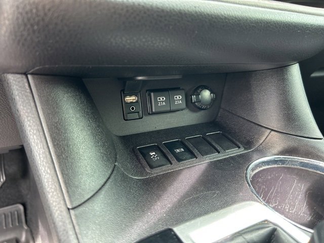 Used 2019 Toyota Highlander LE image 26